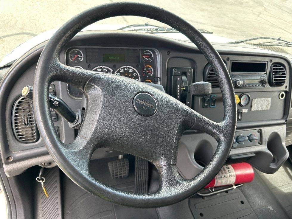 Medium Duty Box Truck-Light and Medium Duty Trucks-Freightliner-2017-M2-West Sacramento-CA-89,579\n\t\tmiles-$ 59,750 - Image 17