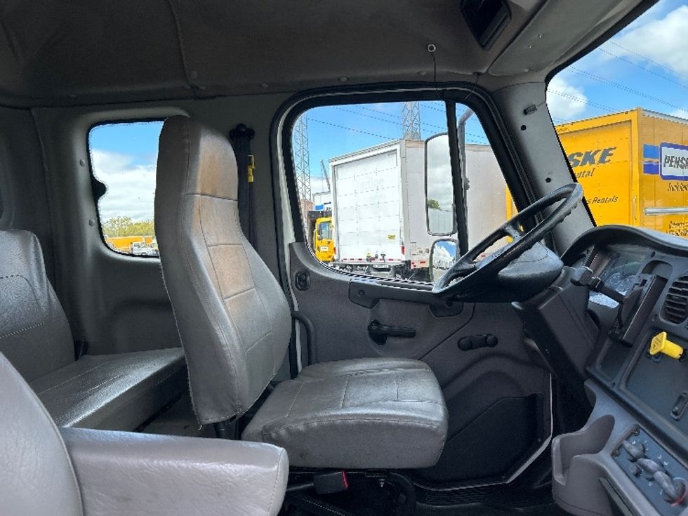 Medium Duty Box Truck-Light and Medium Duty Trucks-Freightliner-2017-M2-West Sacramento-CA-89,579\n\t\tmiles-$ 59,750 - Image 22