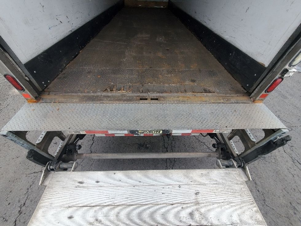 Medium Duty Box Truck-Light and Medium Duty Trucks-Freightliner-2017-M2-White Deer-PA-185,712\n\t\tmiles-$ 45,500 - Image 10