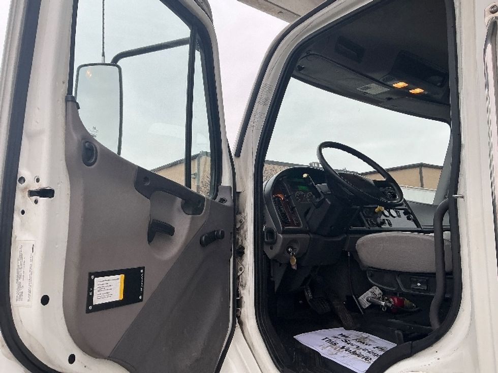 Medium Duty Box Truck-Light and Medium Duty Trucks-Freightliner-2017-M2-Wilkes Barre-PA-159,630\n\t\tmiles-$ 52,250 - Image 16