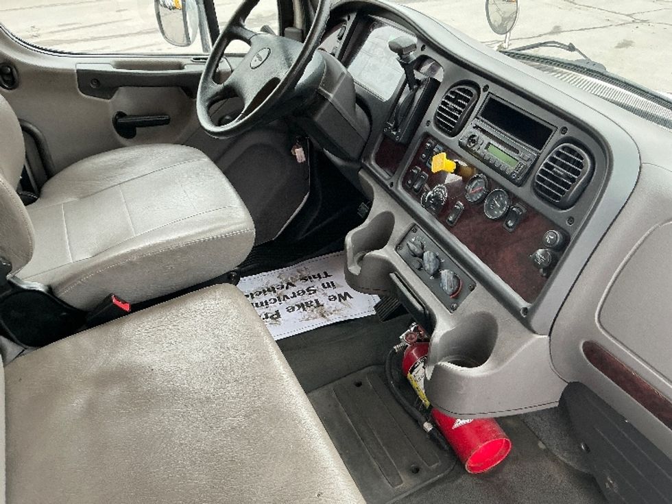 Medium Duty Box Truck-Light and Medium Duty Trucks-Freightliner-2017-M2-Wilkes Barre-PA-159,630\n\t\tmiles-$ 52,250 - Image 22