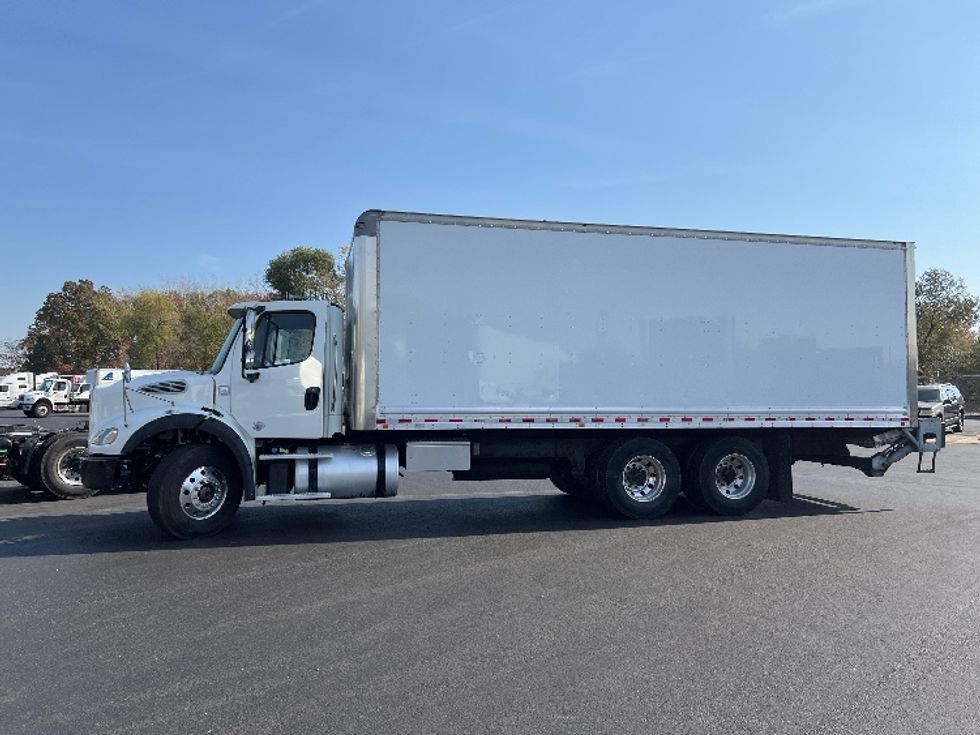 Medium Duty Box Truck-Light and Medium Duty Trucks-Freightliner-2017-M211264S-Bensalem-PA-340,530\n\t\tmiles-$ 66,500 - Image 4