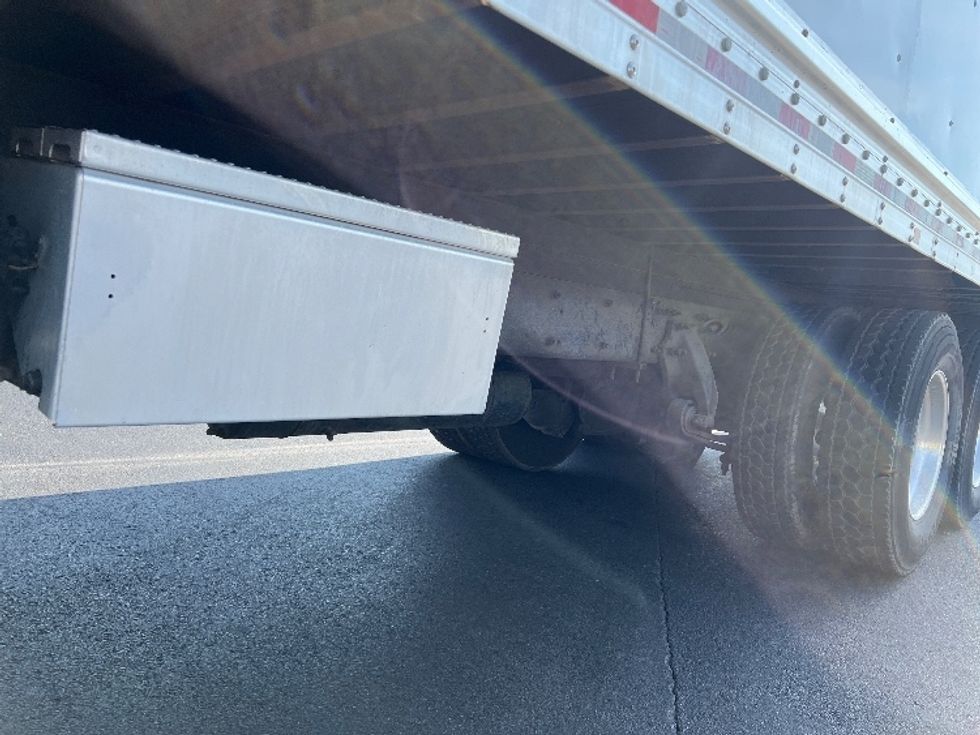 Medium Duty Box Truck-Light and Medium Duty Trucks-Freightliner-2017-M211264S-Bensalem-PA-340,530\n\t\tmiles-$ 66,500 - Image 5