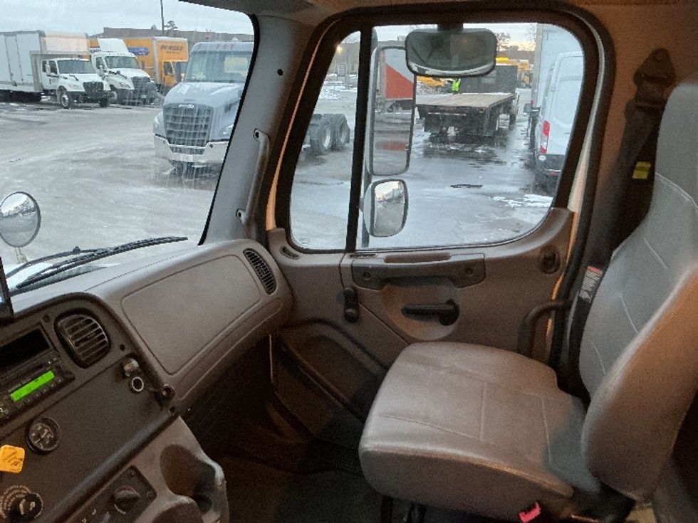 Medium Duty Box Truck-Light and Medium Duty Trucks-Freightliner-2017-M211264S-East Chicago-IN-226,941\n\t\tmiles-$ 66,500 - Image 18