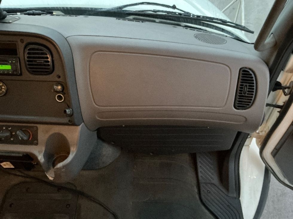 Medium Duty Box Truck-Light and Medium Duty Trucks-Freightliner-2017-M211264S-East Chicago-IN-226,941\n\t\tmiles-$ 66,500 - Image 20