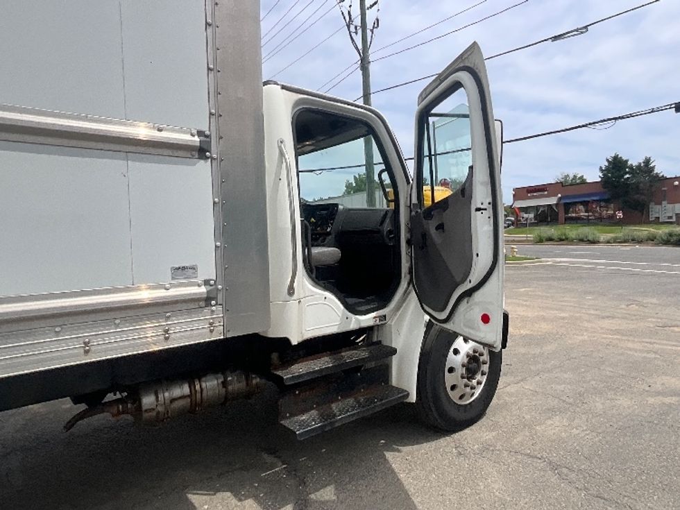 Medium Duty Box Truck-Light and Medium Duty Trucks-Freightliner-2018-M2-Alexandria-VA-145,428\n\t\tmiles-$ 52,500 - Image 19
