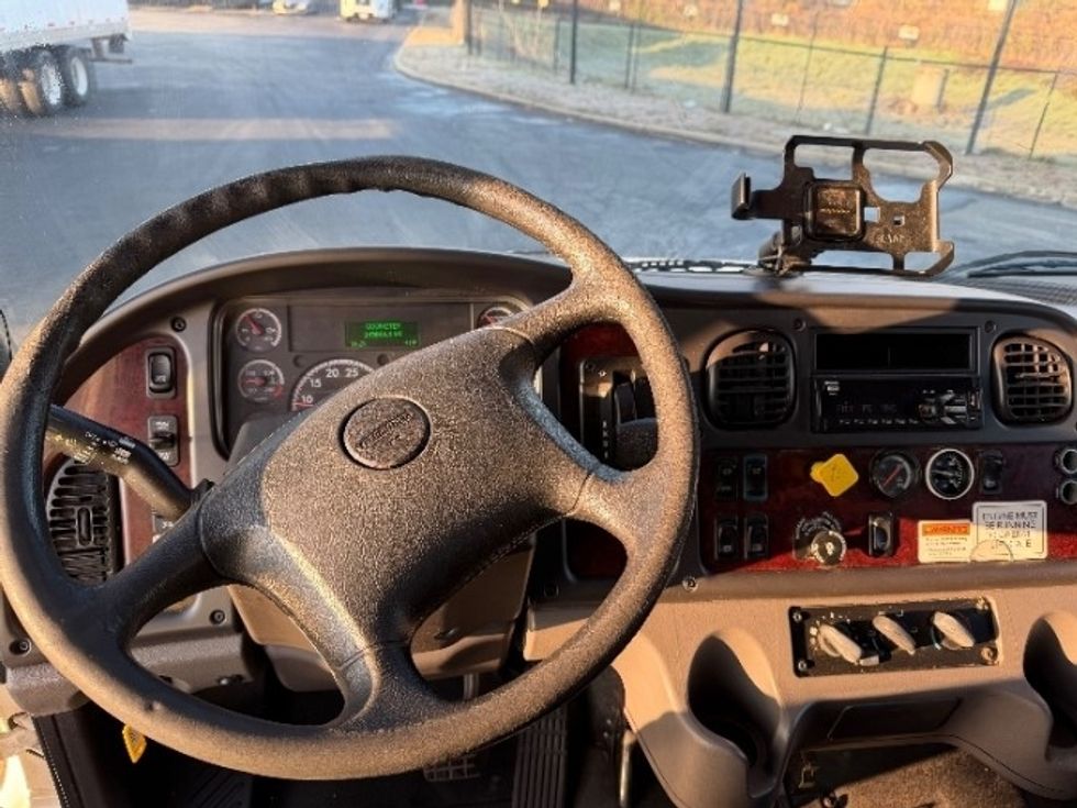 Medium Duty Box Truck-Light and Medium Duty Trucks-Freightliner-2018-M2-Alexandria-VA-152,350\n\t\tmiles-$ 47,750 - Image 16