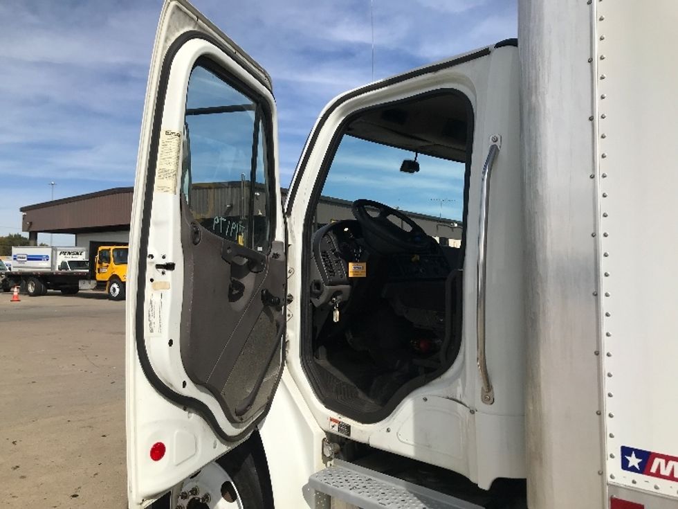 Medium Duty Box Truck-Light and Medium Duty Trucks-Freightliner-2018-M2-Allen Park-MI-135,982\n\t\tmiles-$ 45,750 - Image 15