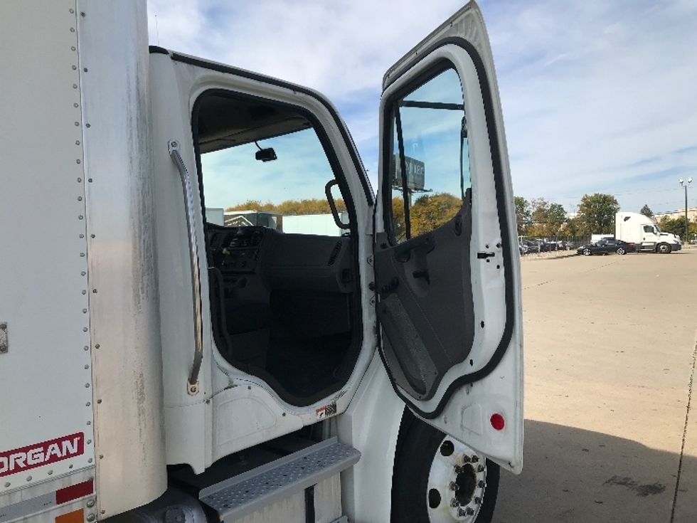 Medium Duty Box Truck-Light and Medium Duty Trucks-Freightliner-2018-M2-Allen Park-MI-135,982\n\t\tmiles-$ 45,750 - Image 19