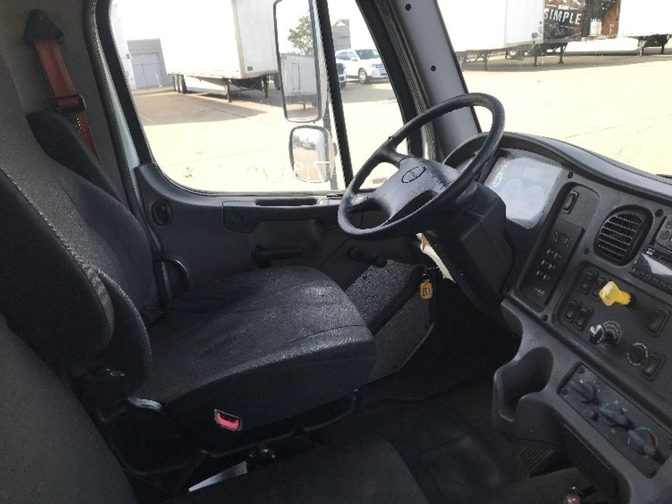 Medium Duty Box Truck-Light and Medium Duty Trucks-Freightliner-2018-M2-Allen Park-MI-135,982\n\t\tmiles-$ 45,750 - Image 21