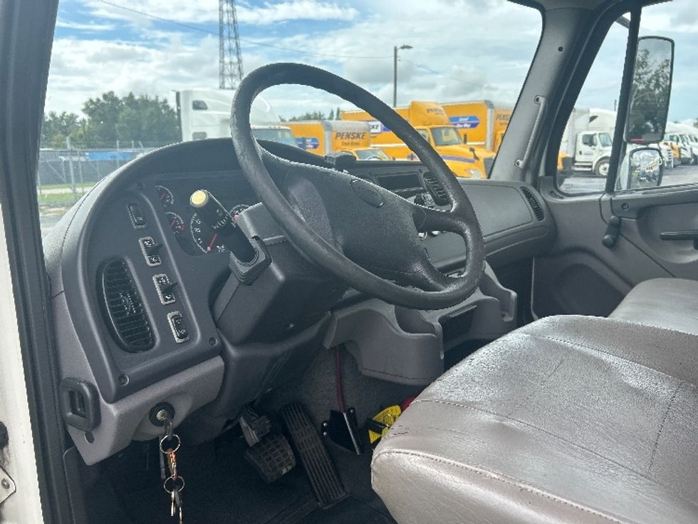 Medium Duty Box Truck-Light and Medium Duty Trucks-Freightliner-2018-M2-Apopka-FL-112,729\n\t\tmiles-$ 62,750 - Image 17