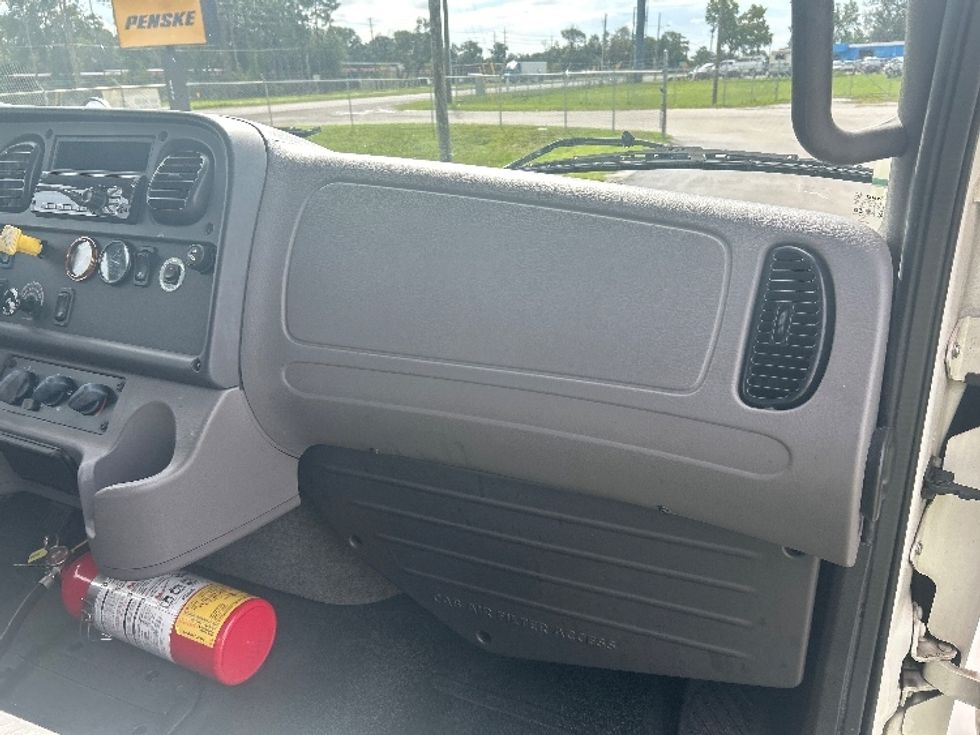Medium Duty Box Truck-Light and Medium Duty Trucks-Freightliner-2018-M2-Apopka-FL-112,729\n\t\tmiles-$ 62,750 - Image 21