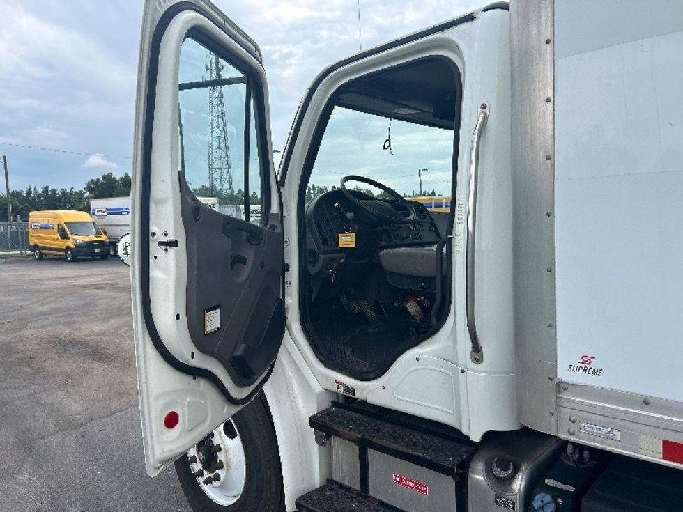 Medium Duty Box Truck-Light and Medium Duty Trucks-Freightliner-2018-M2-Apopka-FL-245,461\n\t\tmiles-$ 39,000 - Image 16