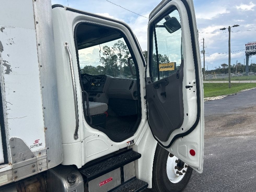 Medium Duty Box Truck-Light and Medium Duty Trucks-Freightliner-2018-M2-Apopka-FL-245,461\n\t\tmiles-$ 39,000 - Image 17