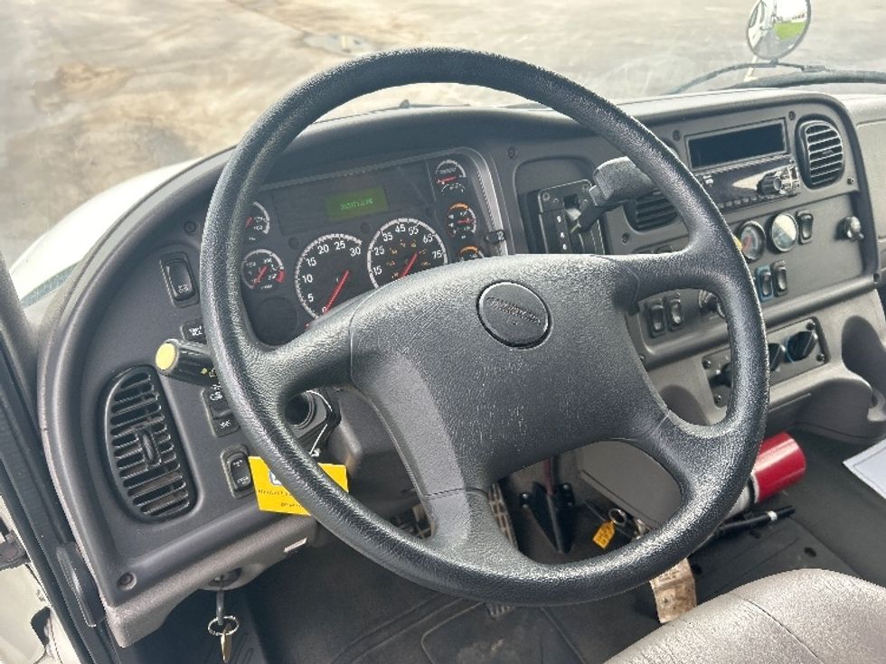 Medium Duty Box Truck-Light and Medium Duty Trucks-Freightliner-2018-M2-Apopka-FL-245,461\n\t\tmiles-$ 39,000 - Image 18