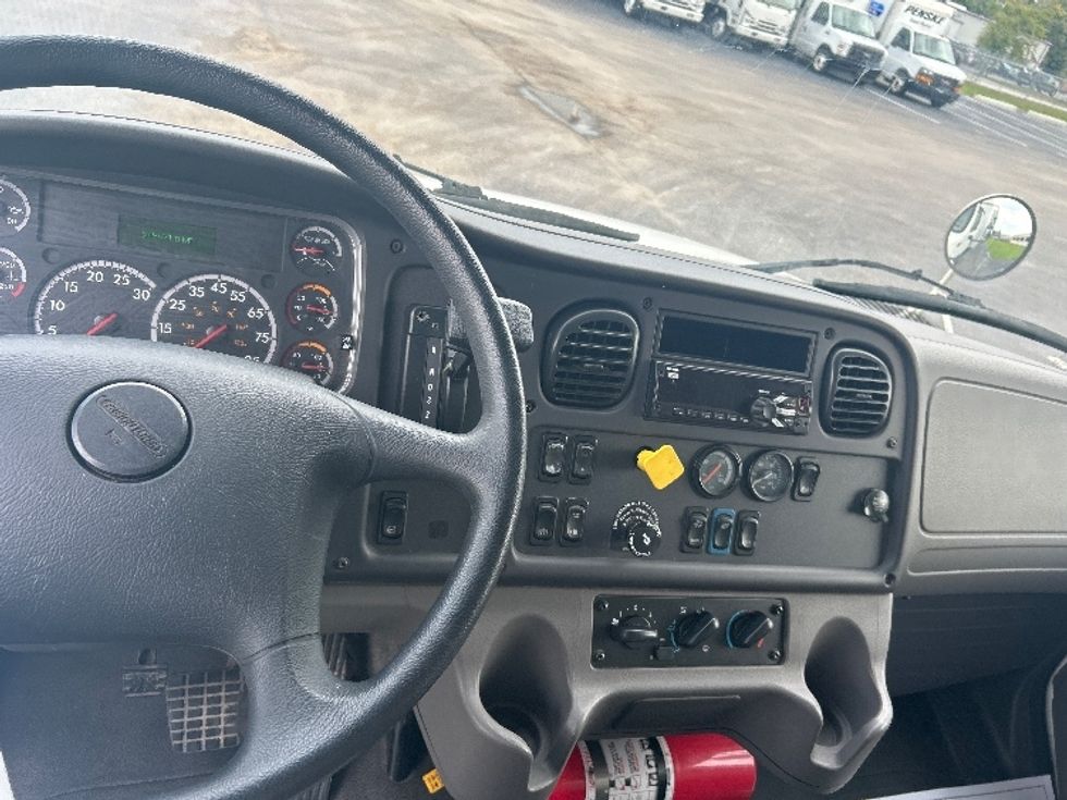 Medium Duty Box Truck-Light and Medium Duty Trucks-Freightliner-2018-M2-Apopka-FL-245,461\n\t\tmiles-$ 39,000 - Image 19