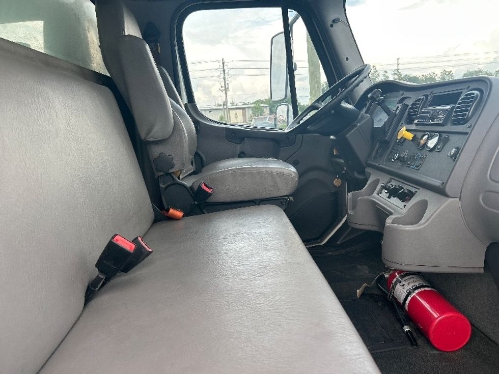 Medium Duty Box Truck-Light and Medium Duty Trucks-Freightliner-2018-M2-Apopka-FL-245,461\n\t\tmiles-$ 39,000 - Image 22