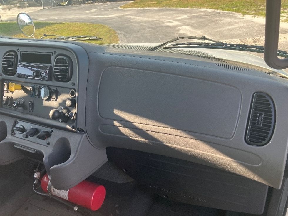 Medium Duty Box Truck-Light and Medium Duty Trucks-Freightliner-2018-M2-Apopka-FL-291,227\n\t\tmiles-$ 21,000 - Image 21