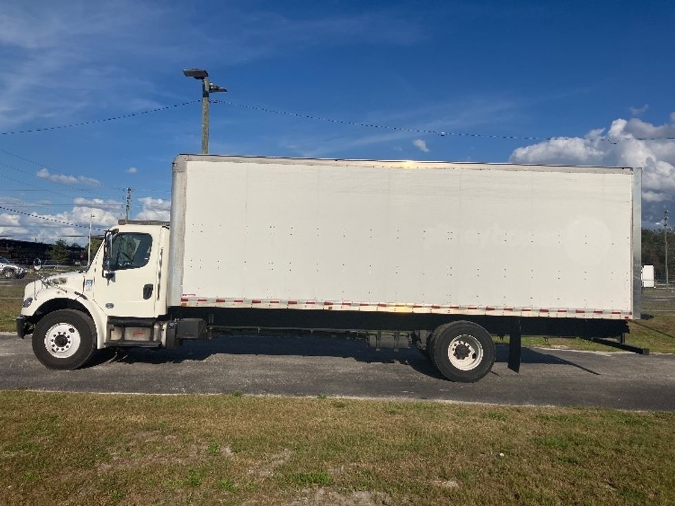 Medium Duty Box Truck-Light and Medium Duty Trucks-Freightliner-2018-M2-Apopka-FL-291,227\n\t\tmiles-$ 21,000 - Image 4