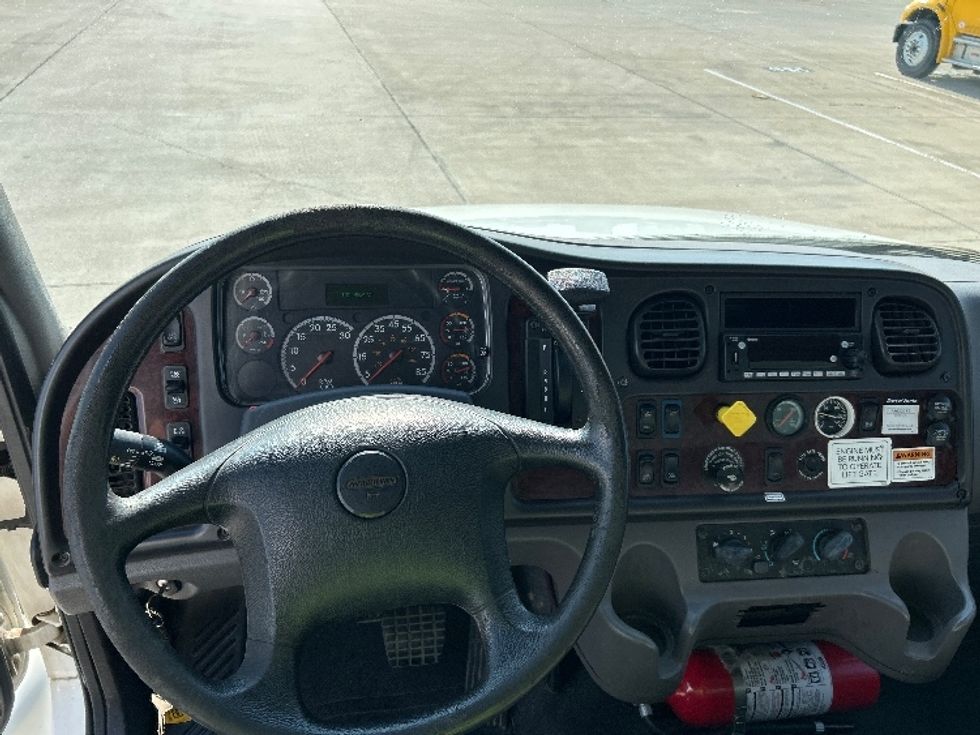 Medium Duty Box Truck-Light and Medium Duty Trucks-Freightliner-2018-M2-Arlington-TX-192,445\n\t\tmiles-$ 49,000 - Image 18