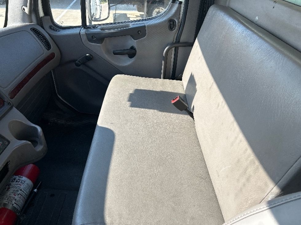 Medium Duty Box Truck-Light and Medium Duty Trucks-Freightliner-2018-M2-Arlington-TX-192,445\n\t\tmiles-$ 49,000 - Image 19