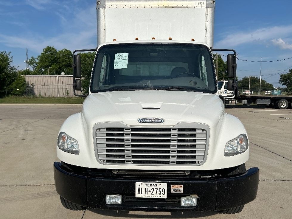 Medium Duty Box Truck-Light and Medium Duty Trucks-Freightliner-2018-M2-Arlington-TX-192,445\n\t\tmiles-$ 49,000 - Image 2