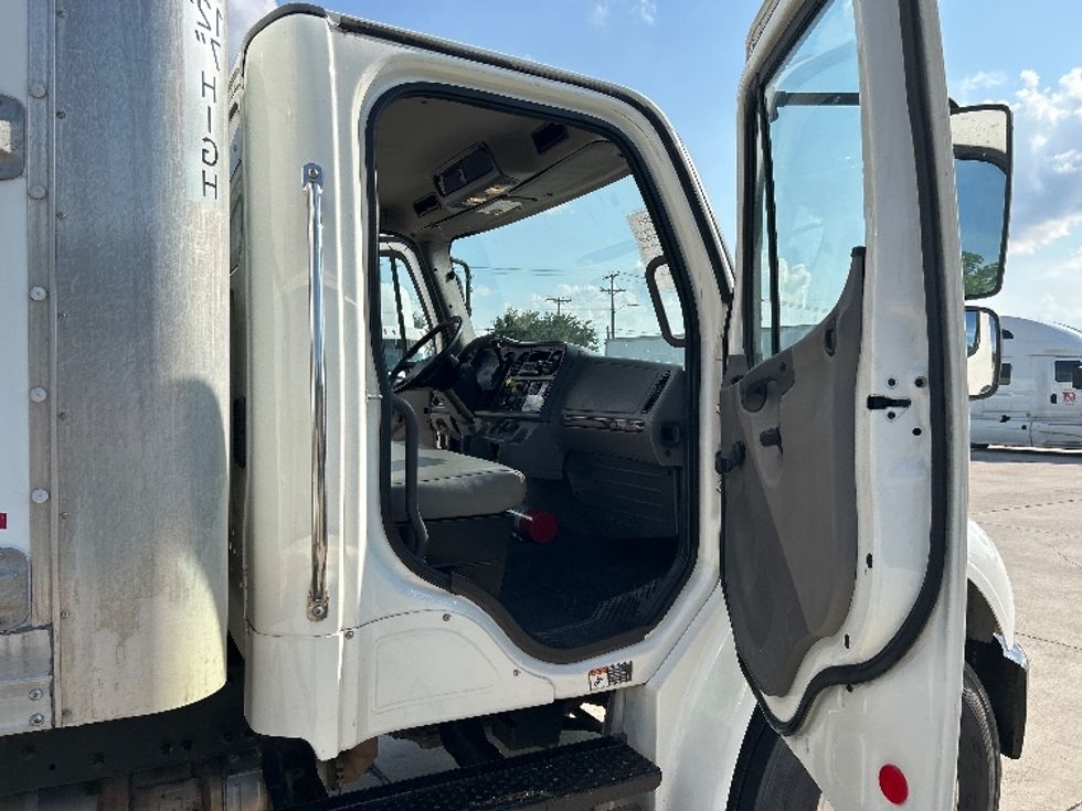 Medium Duty Box Truck-Light and Medium Duty Trucks-Freightliner-2018-M2-Arlington-TX-192,445\n\t\tmiles-$ 49,000 - Image 20