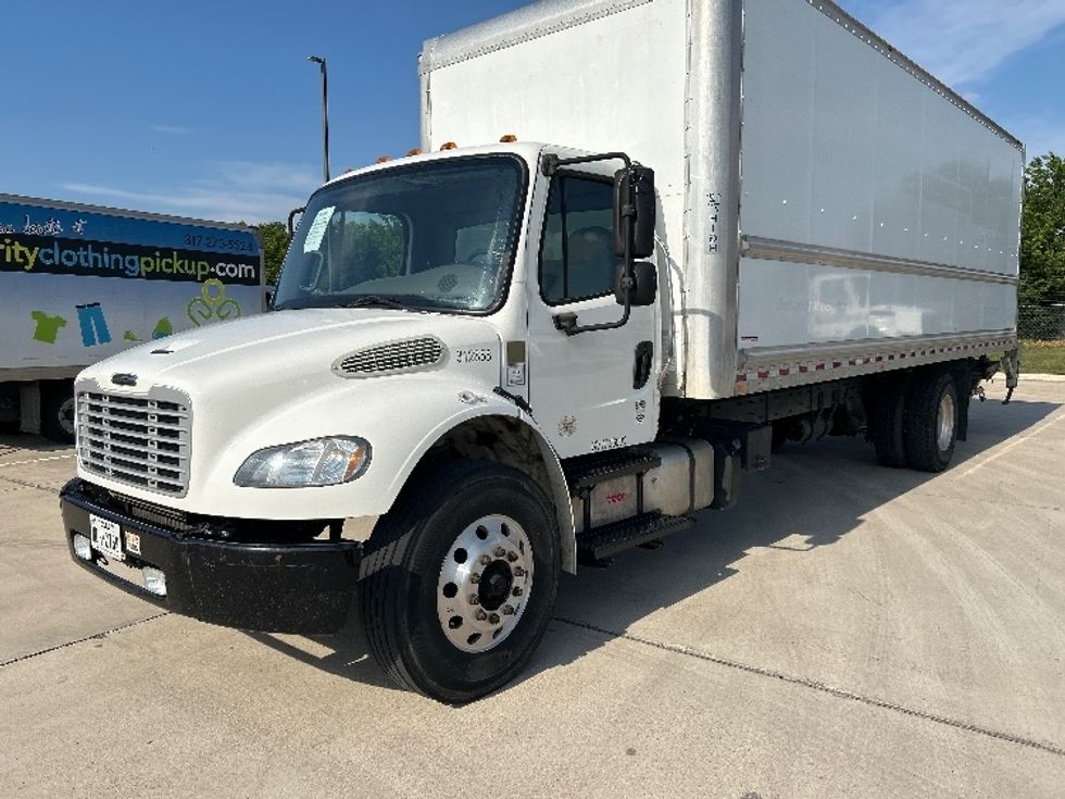 Medium Duty Box Truck-Light and Medium Duty Trucks-Freightliner-2018-M2-Arlington-TX-192,445\n\t\tmiles-$ 49,000 - Image 3