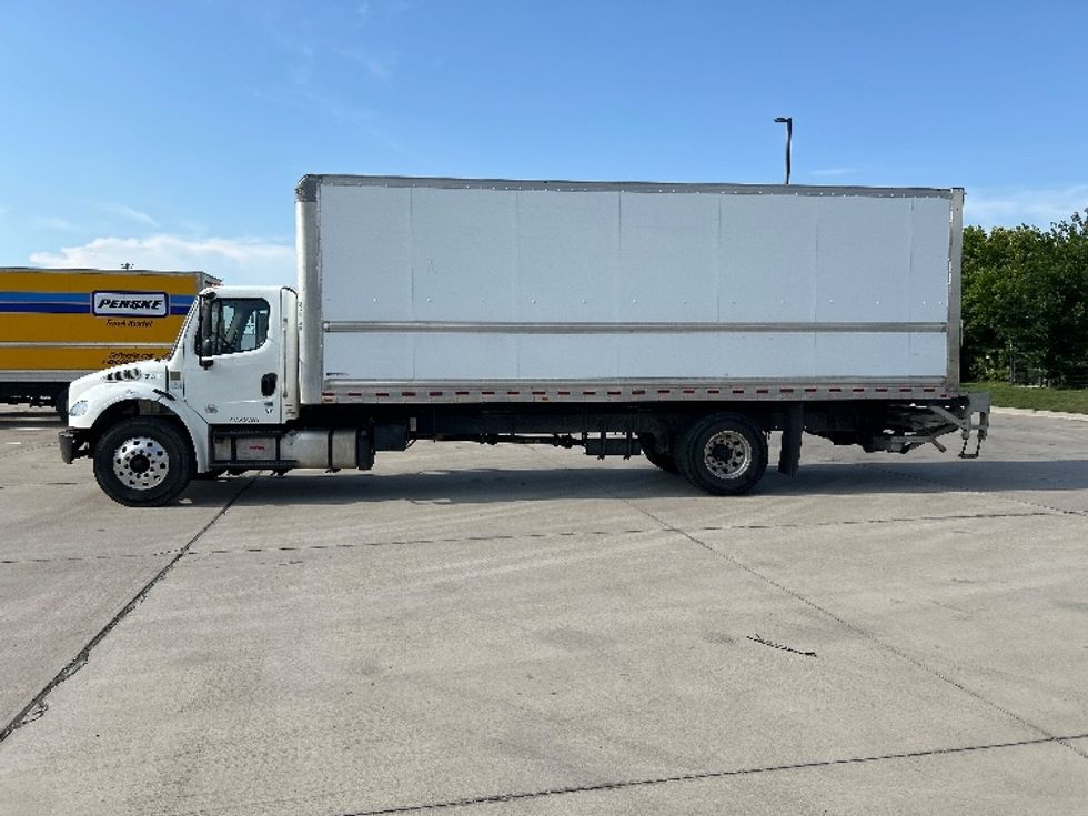 Medium Duty Box Truck-Light and Medium Duty Trucks-Freightliner-2018-M2-Arlington-TX-192,445\n\t\tmiles-$ 49,000 - Image 4