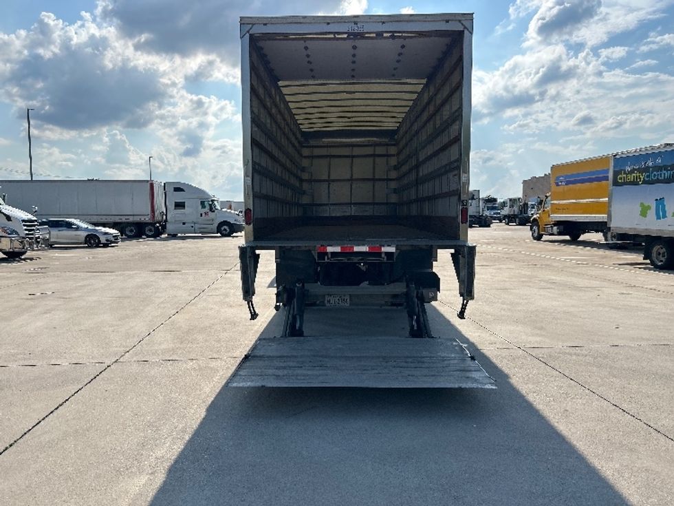 Medium Duty Box Truck-Light and Medium Duty Trucks-Freightliner-2018-M2-Arlington-TX-192,445\n\t\tmiles-$ 49,000 - Image 9