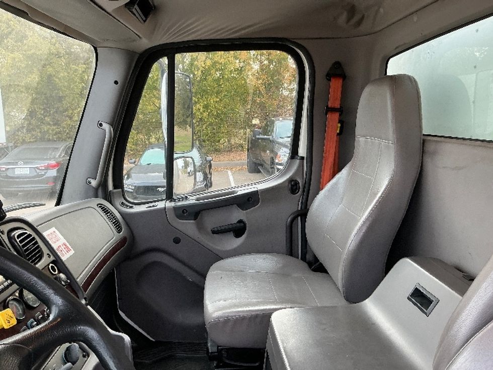 Medium Duty Box Truck-Light and Medium Duty Trucks-Freightliner-2018-M2-Arlington-TX-310,863\n\t\tmiles-$ 30,750 - Image 19