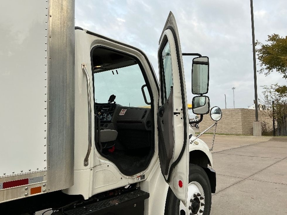 Medium Duty Box Truck-Light and Medium Duty Trucks-Freightliner-2018-M2-Arlington-TX-310,863\n\t\tmiles-$ 30,750 - Image 20