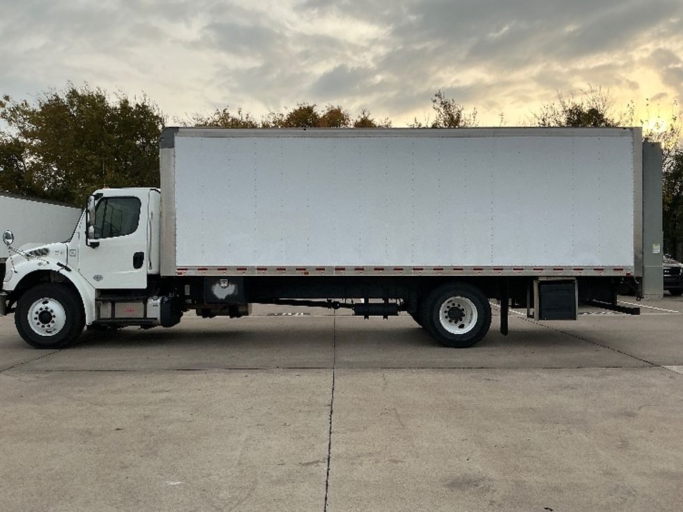 Medium Duty Box Truck-Light and Medium Duty Trucks-Freightliner-2018-M2-Arlington-TX-310,863\n\t\tmiles-$ 30,750 - Image 4