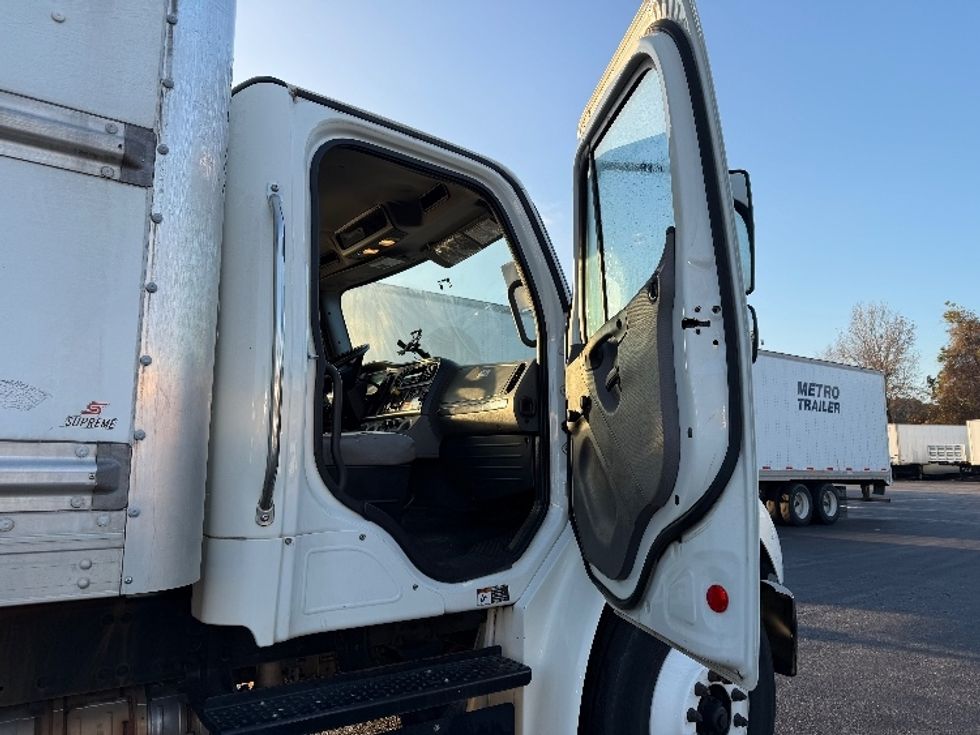 Medium Duty Box Truck-Light and Medium Duty Trucks-Freightliner-2018-M2-Atlanta-GA-143,661\n\t\tmiles-$ 53,750 - Image 16