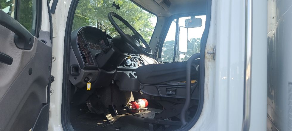 Medium Duty Box Truck-Light and Medium Duty Trucks-Freightliner-2018-M2-Atlanta-GA-242,854\n\t\tmiles-$ 42,750 - Image 16
