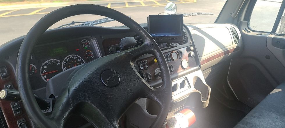 Medium Duty Box Truck-Light and Medium Duty Trucks-Freightliner-2018-M2-Atlanta-GA-242,854\n\t\tmiles-$ 42,750 - Image 18