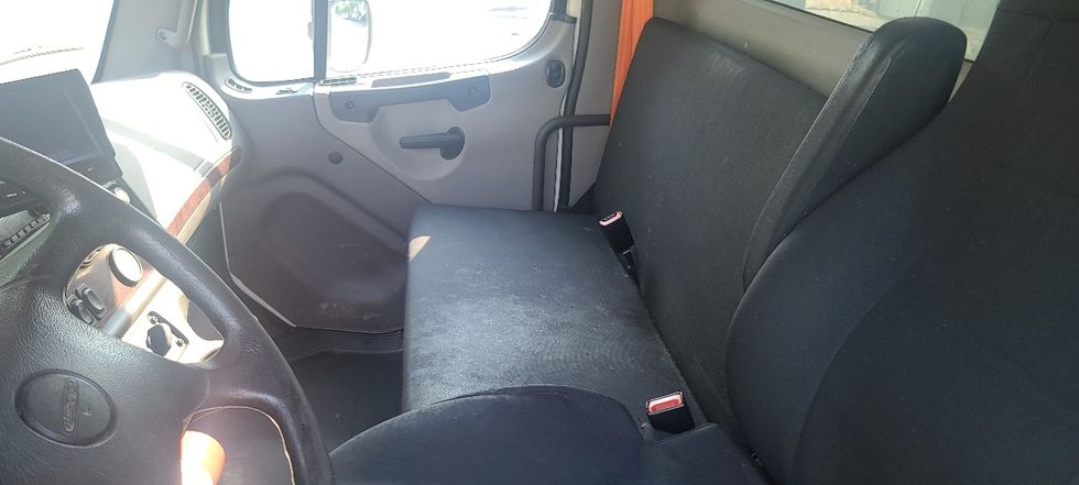 Medium Duty Box Truck-Light and Medium Duty Trucks-Freightliner-2018-M2-Atlanta-GA-242,854\n\t\tmiles-$ 42,750 - Image 19