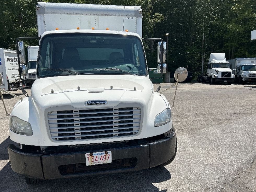 Medium Duty Box Truck-Light and Medium Duty Trucks-Freightliner-2018-M2-Auburn-MA-240,800\n\t\tmiles-$ 30,500 - Image 2