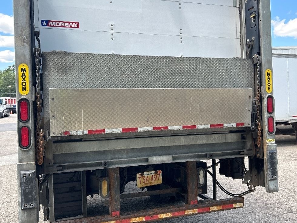 Medium Duty Box Truck-Light and Medium Duty Trucks-Freightliner-2018-M2-Auburn-MA-240,800\n\t\tmiles-$ 30,500 - Image 24