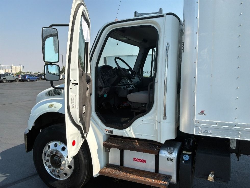 Medium Duty Box Truck-Light and Medium Duty Trucks-Freightliner-2018-M2-Aurora-CO-199,841\n\t\tmiles-$ 43,750 - Image 16