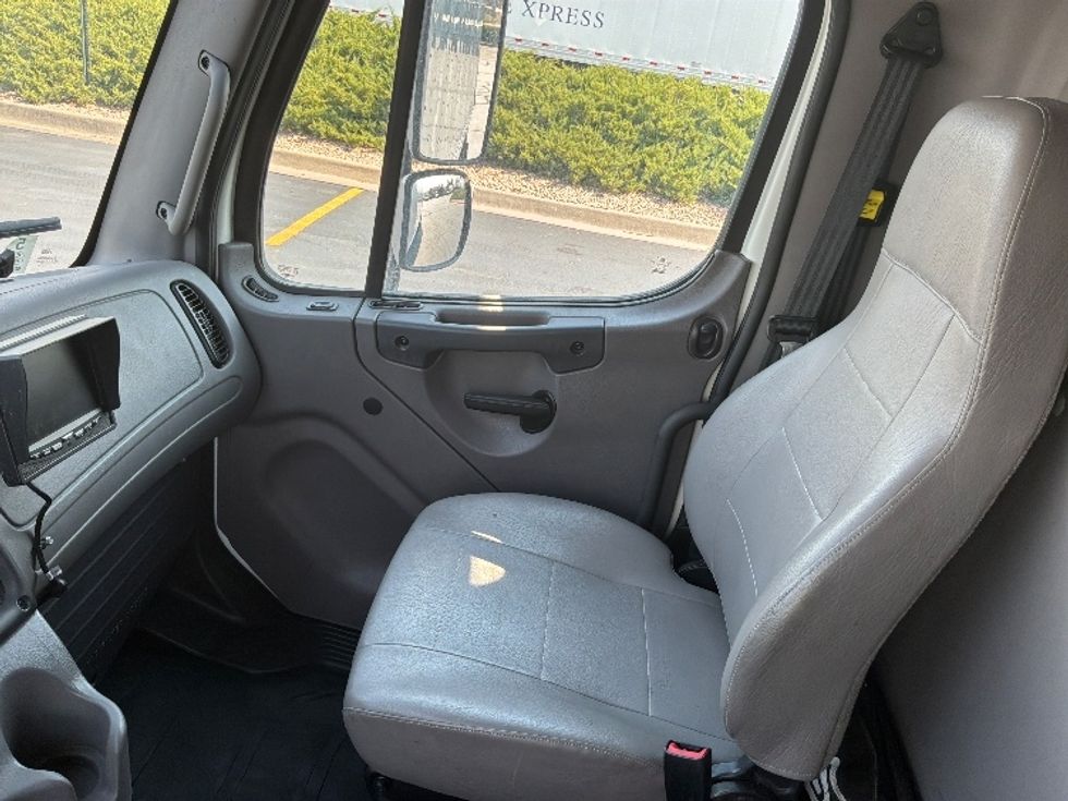 Medium Duty Box Truck-Light and Medium Duty Trucks-Freightliner-2018-M2-Aurora-CO-199,841\n\t\tmiles-$ 43,750 - Image 18