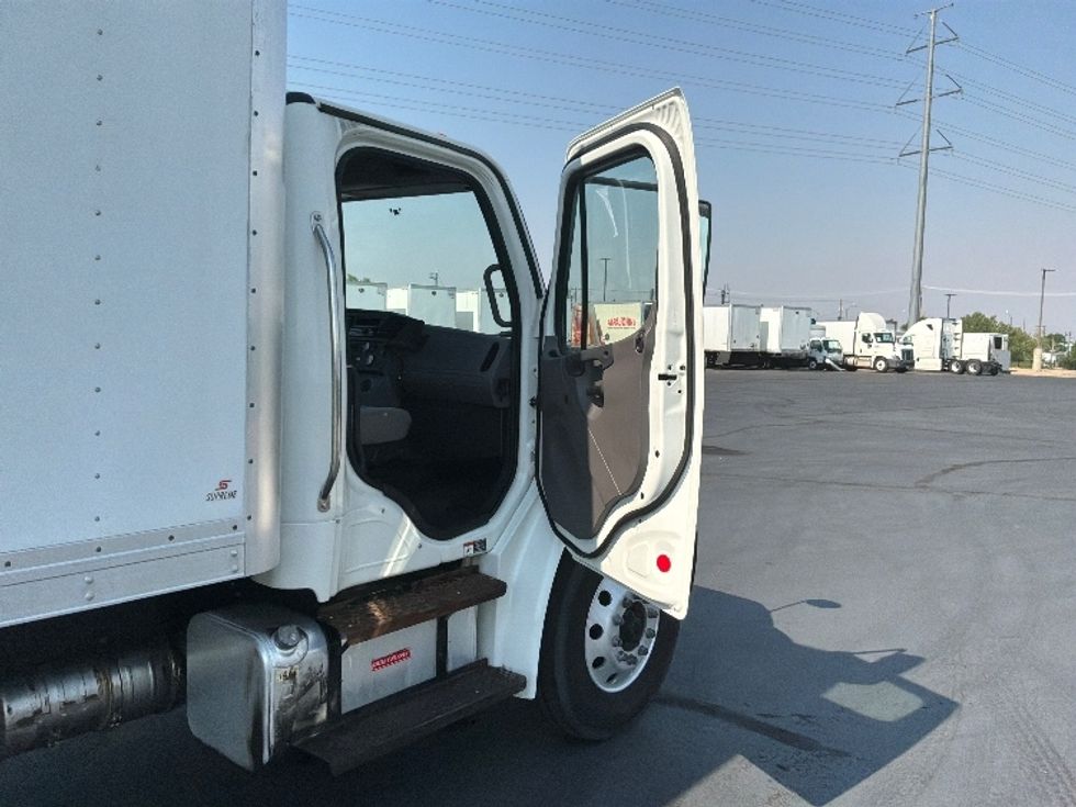 Medium Duty Box Truck-Light and Medium Duty Trucks-Freightliner-2018-M2-Aurora-CO-199,841\n\t\tmiles-$ 43,750 - Image 19