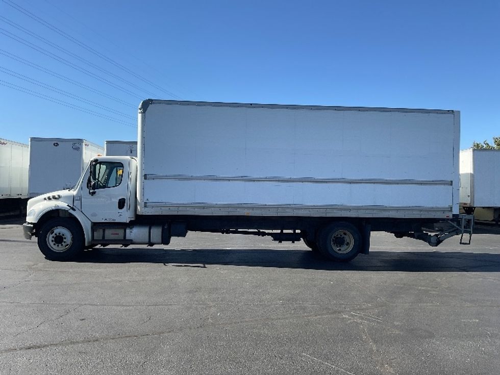 Medium Duty Box Truck-Light and Medium Duty Trucks-Freightliner-2018-M2-Aurora-CO-233,998\n\t\tmiles-$ 37,500 - Image 4