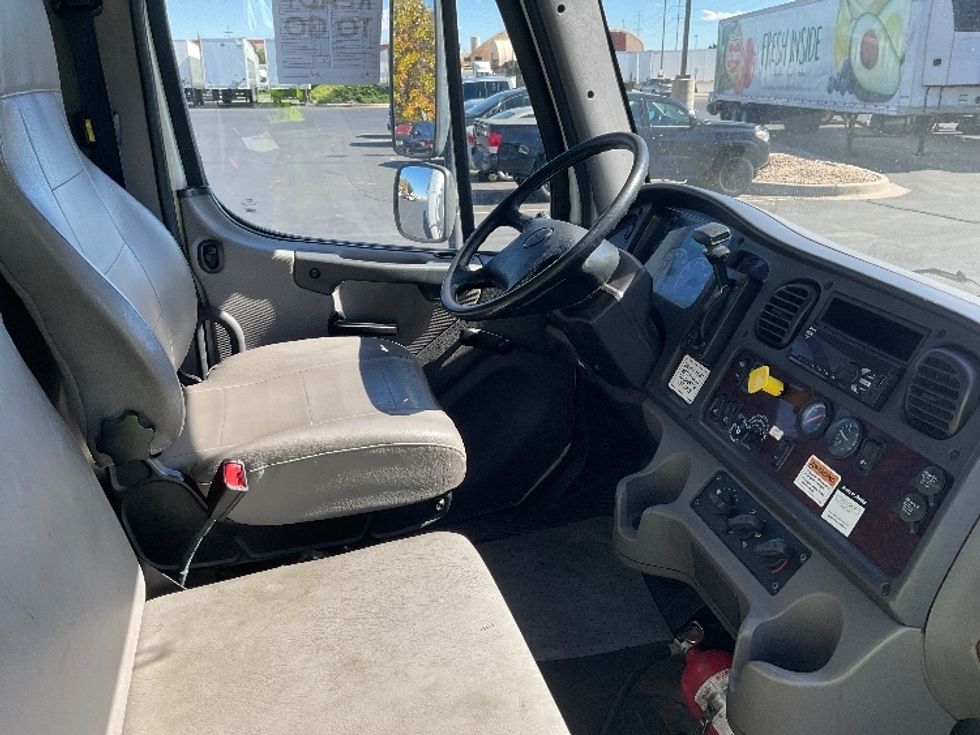 Medium Duty Box Truck-Light and Medium Duty Trucks-Freightliner-2018-M2-Aurora-CO-273,376\n\t\tmiles-$ 31,750 - Image 22