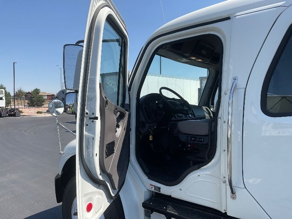 Medium Duty Box Truck-Light and Medium Duty Trucks-Freightliner-2018-M2-Aurora-CO-80,697\n\t\tmiles-$ 65,500 - Image 16
