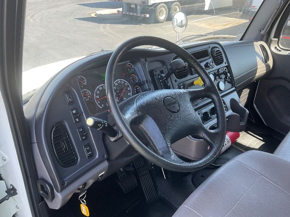 Medium Duty Box Truck-Light and Medium Duty Trucks-Freightliner-2018-M2-Aurora-CO-80,697\n\t\tmiles-$ 65,500 - Image 17
