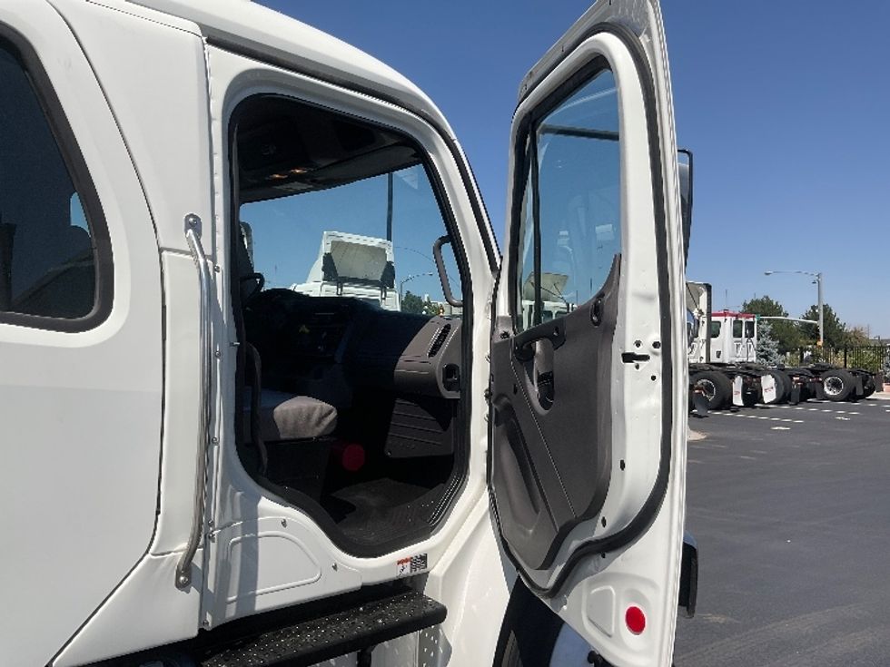 Medium Duty Box Truck-Light and Medium Duty Trucks-Freightliner-2018-M2-Aurora-CO-80,697\n\t\tmiles-$ 65,500 - Image 20