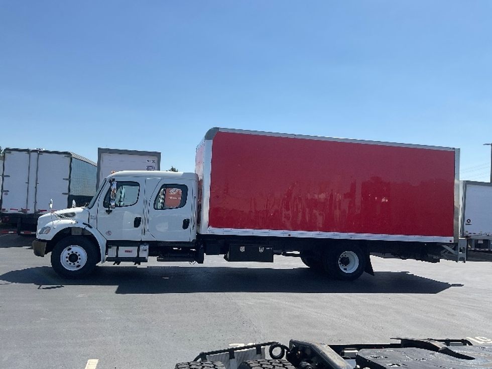 Medium Duty Box Truck-Light and Medium Duty Trucks-Freightliner-2018-M2-Aurora-CO-80,697\n\t\tmiles-$ 65,500 - Image 4