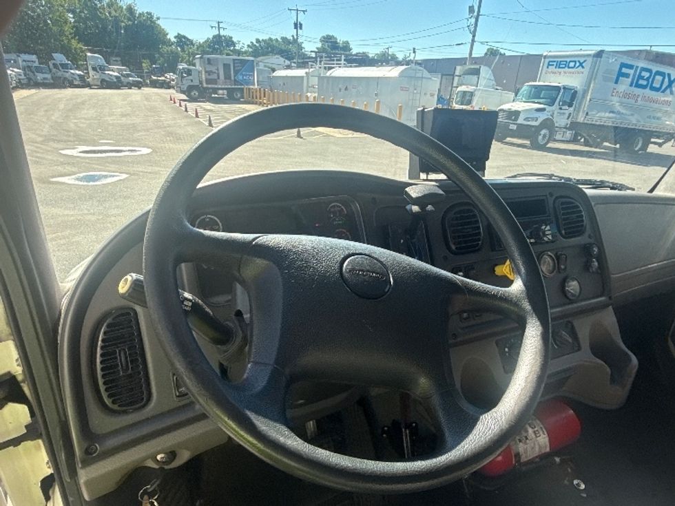 Medium Duty Box Truck-Light and Medium Duty Trucks-Freightliner-2018-M2-Baltimore-MD-192,235\n\t\tmiles-$ 52,500 - Image 18