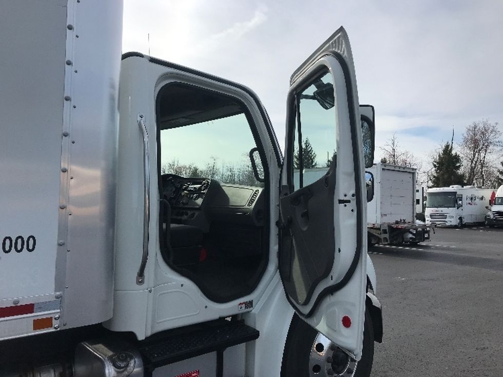 Medium Duty Box Truck-Light and Medium Duty Trucks-Freightliner-2018-M2-Bensalem-PA-149,636\n\t\tmiles-$ 44,750 - Image 20